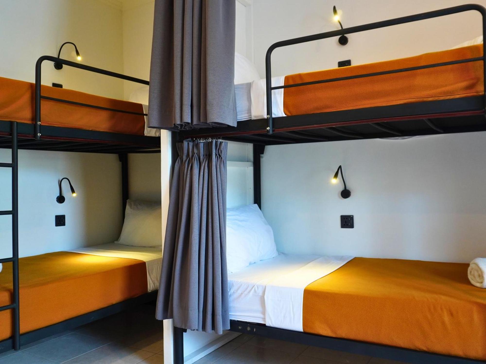 Summer Of Surf Hostel Uluwatu 乌干沙 外观 照片