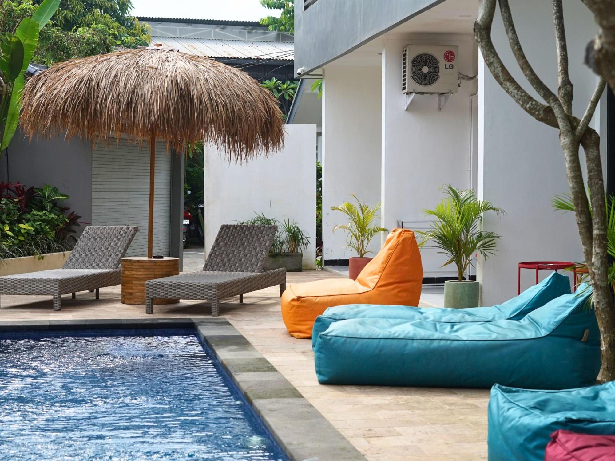 Summer Of Surf Hostel Uluwatu 乌干沙 外观 照片